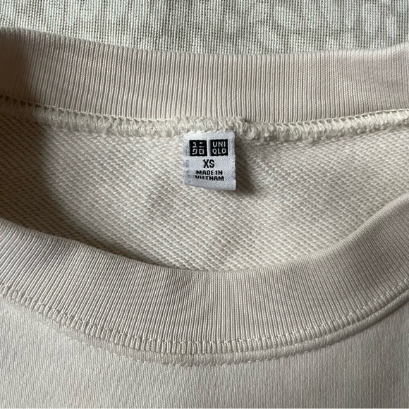 Uniqlo Women’s Smooth Cotton Long Sleeve Crew Neck Sweater size small - Picture 2 of 6